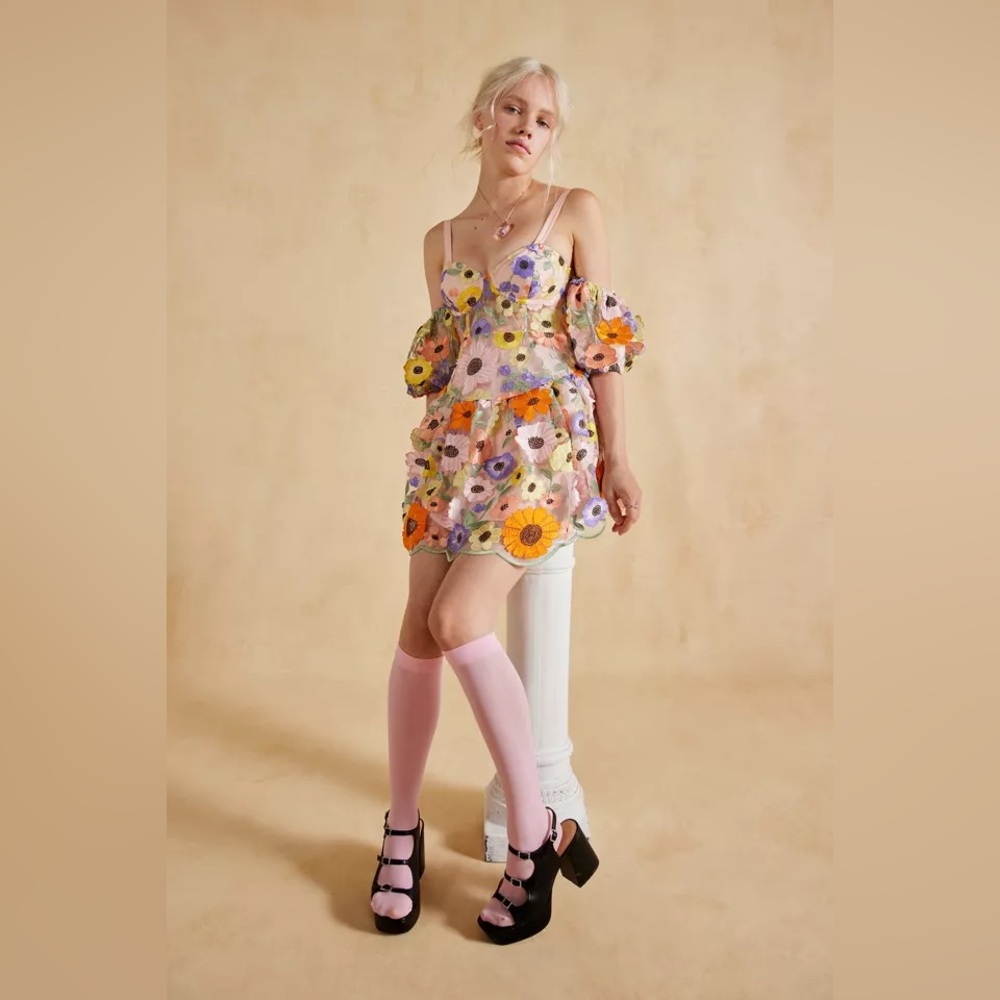 For love and lemons NWT Prato dress size xs flower embroidered mini off shoulder